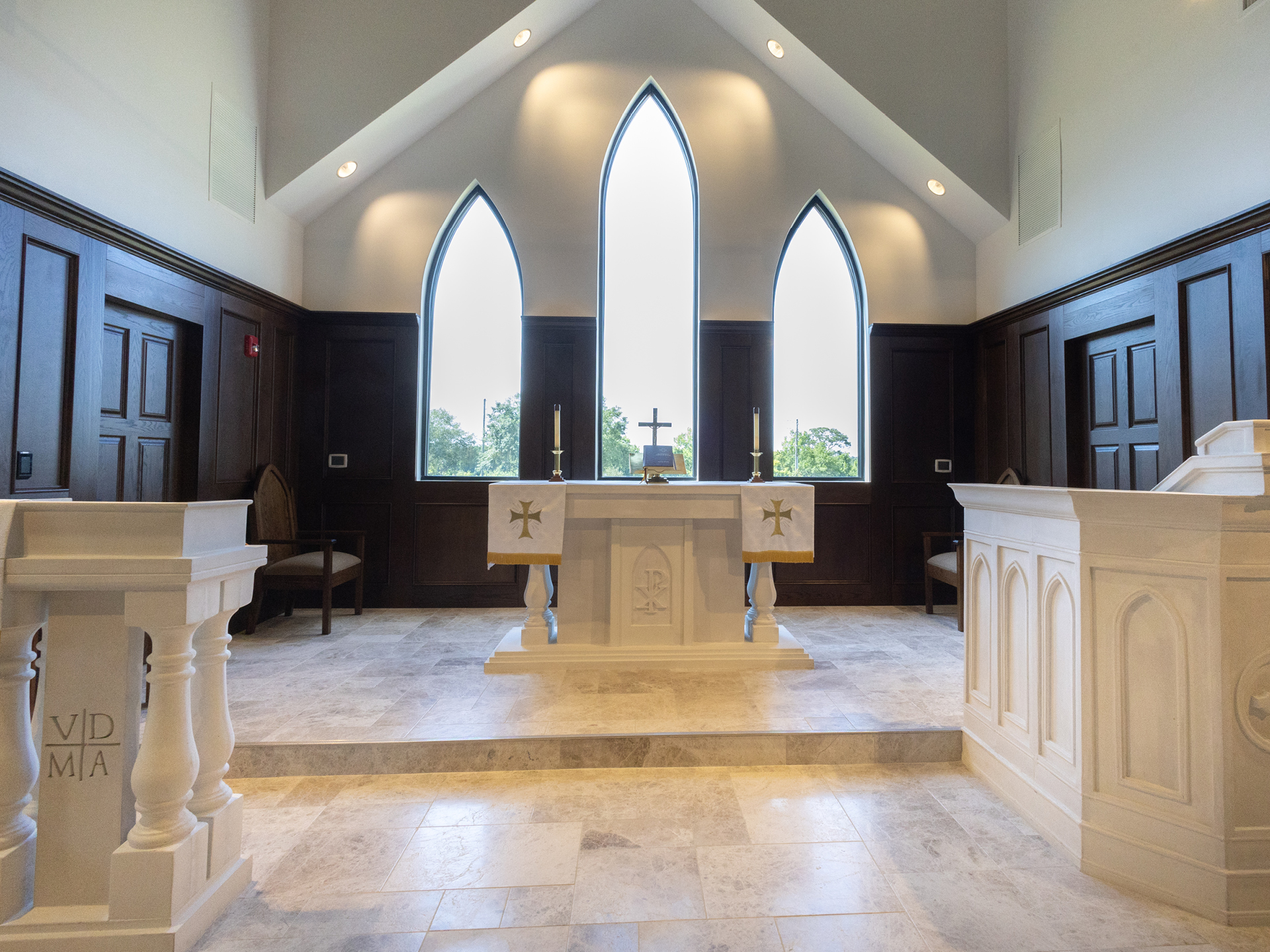 Zion Evangelical Lutheran Church full sanctuary alter